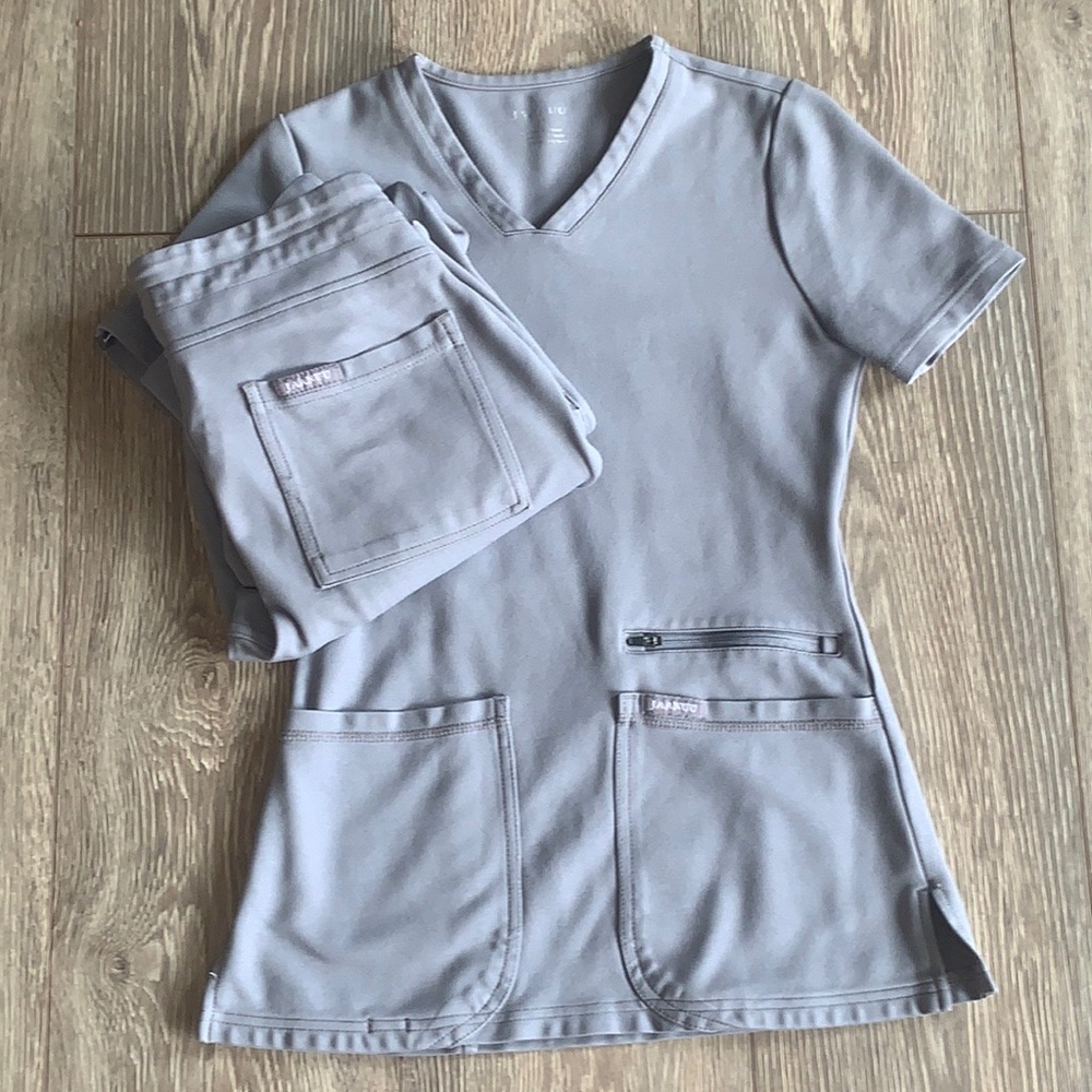 Jaanuu XS Grey Scrub Set